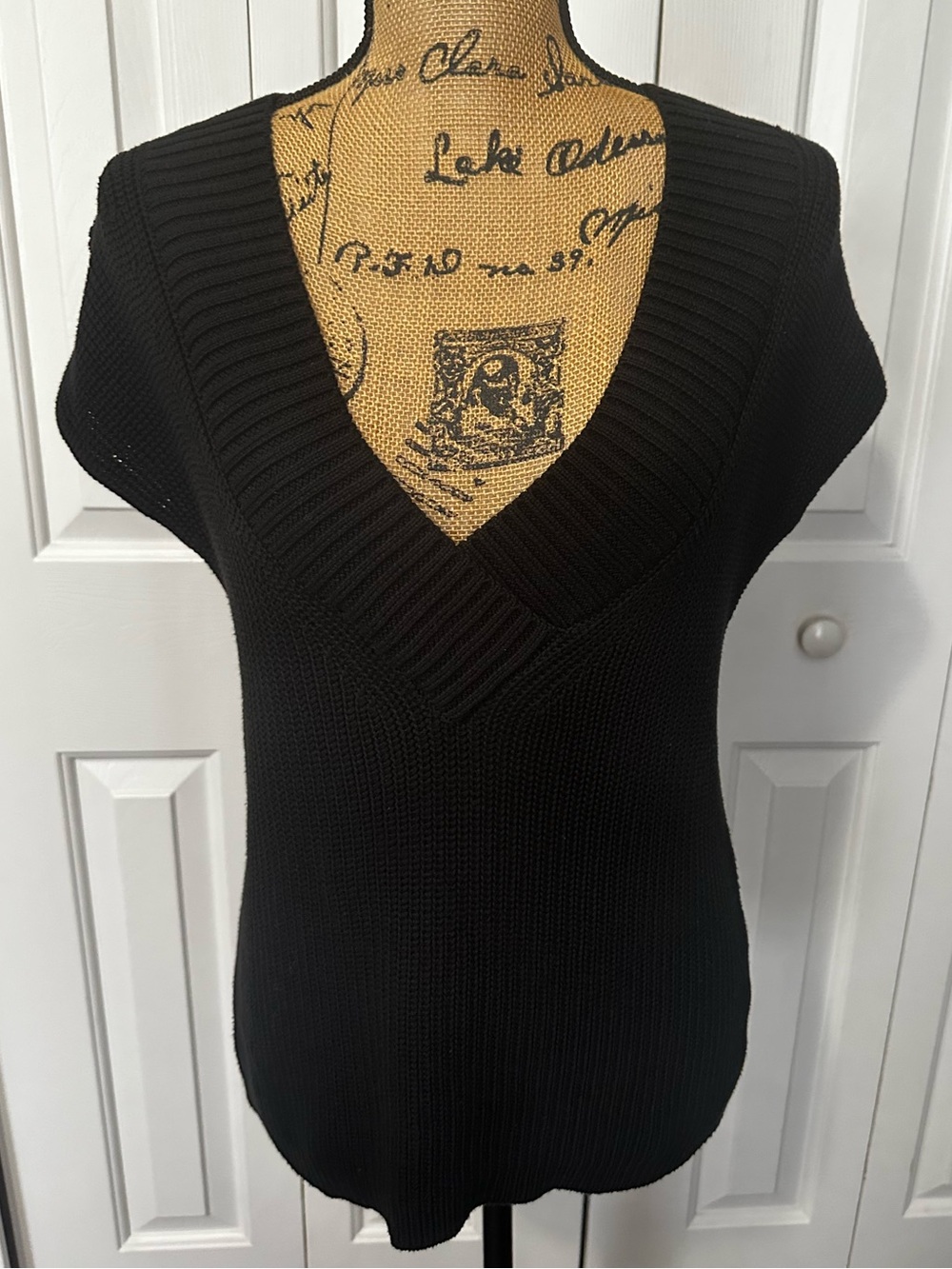 Evereve Black Knit V-Neck Top
